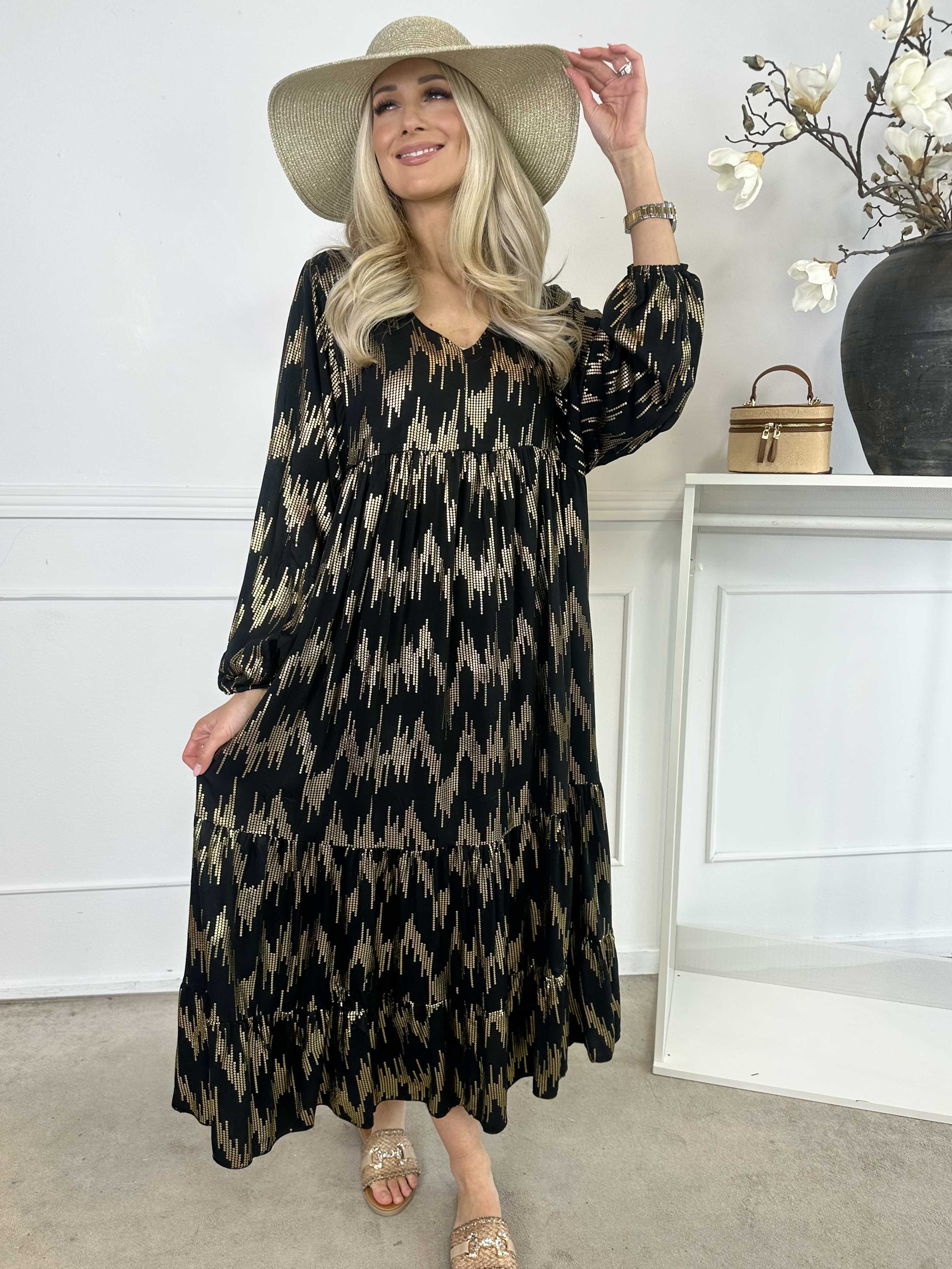 Mona - Lang løs kjole i viskose med gulddetaljer